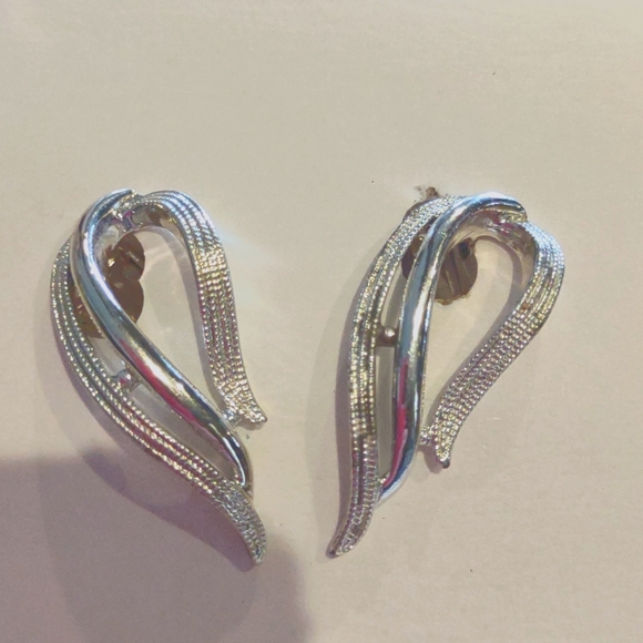 VTG Sarah Cov. Clip on earrings - Picture 1 of 5